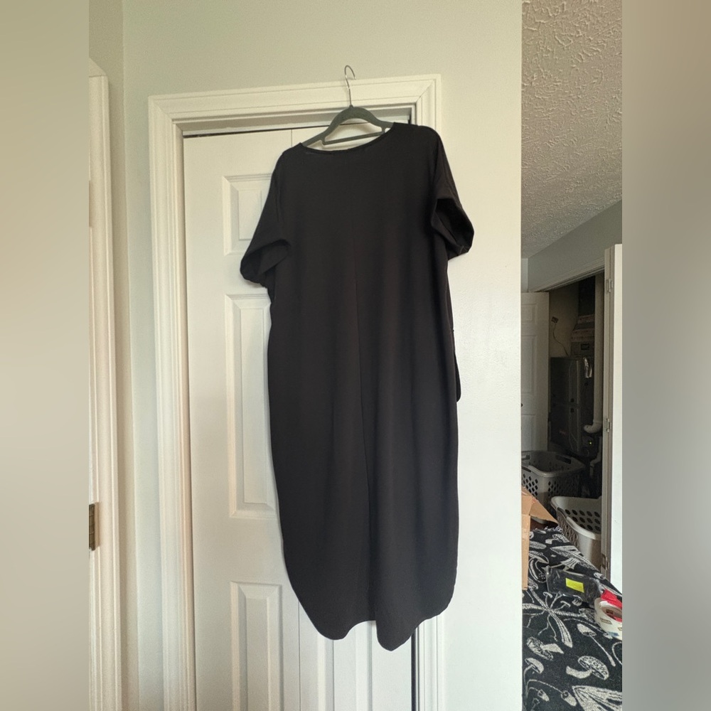 EUC Three Bird Nest On The Go Round Hem Pocketed Midi Dress - Black, Medium - Picture 11 of 15